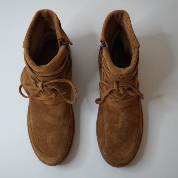 Women’s UGG Boot Reid - Chestnut LIKE NEW size 9.5 - Picture 3 of 5